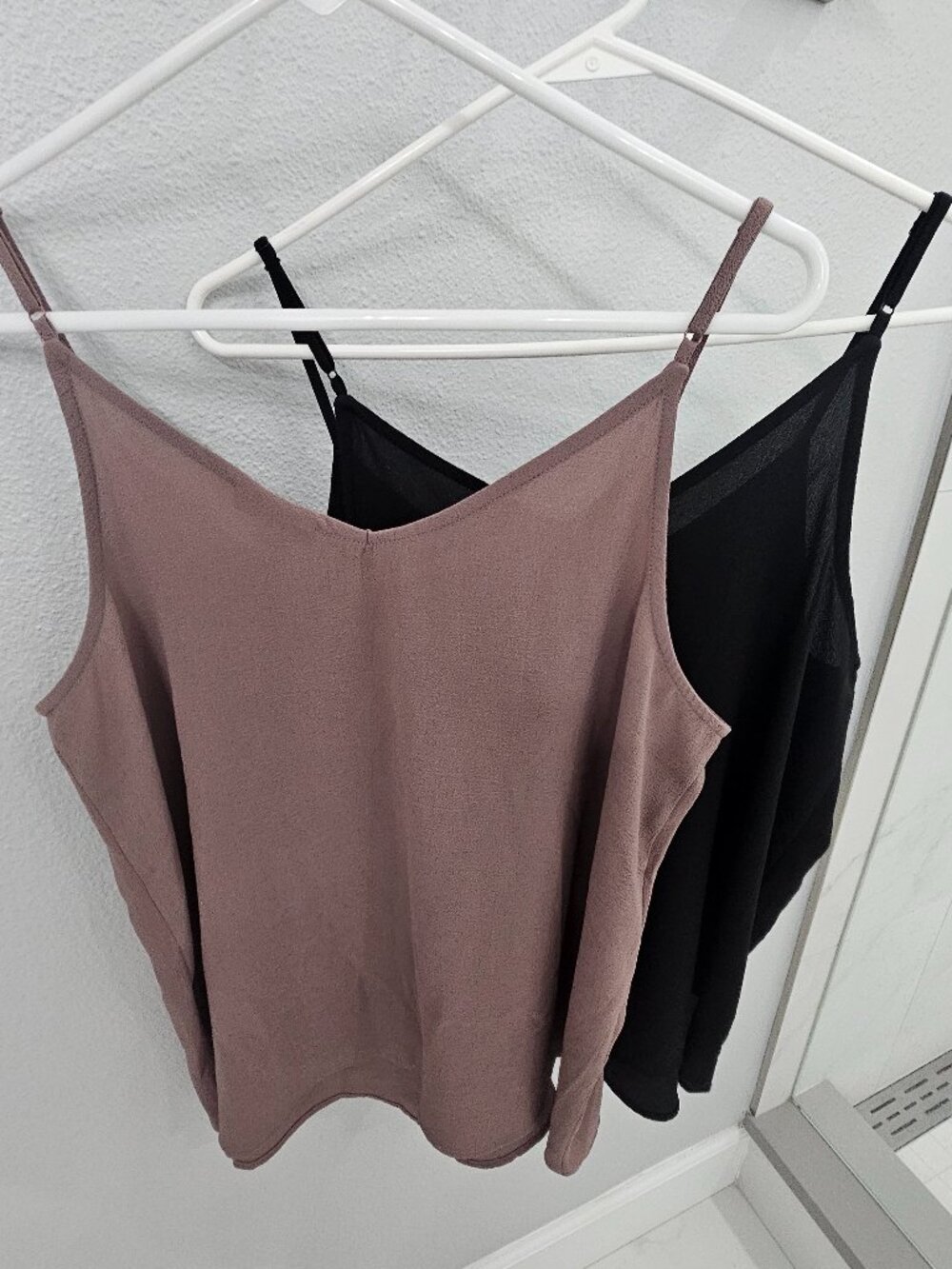 SO Tanks - Size L - Lot of 2